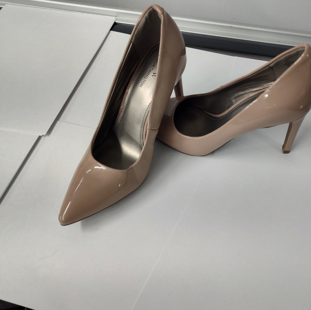 Heels - Picture 3 of 3